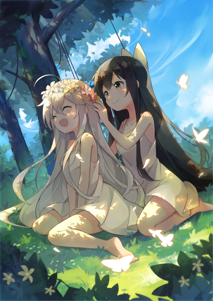 2girls, ^_^, ahoge, barefoot, black_hair, bug, butterfly, chiya_(urara_meirochou)