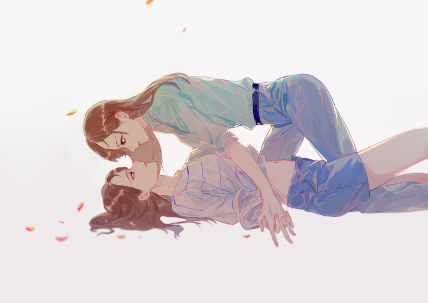 2girls, a979717082, bangs, blue_shorts, bona_(wjsn), brown_hair, collared_shirt, from_side