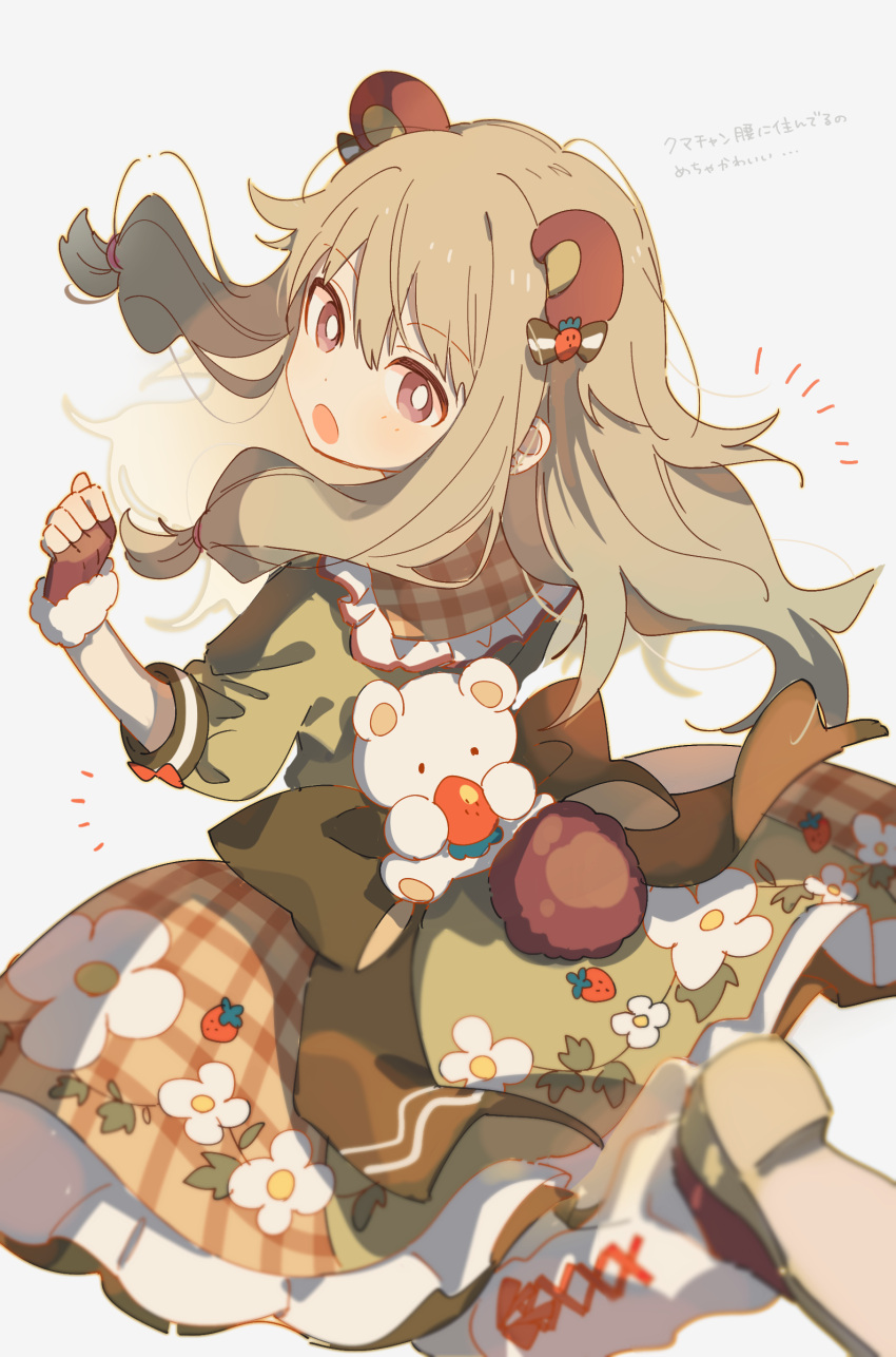 1girl, 4_(nakajima4423), :o, animal_bag, animal_ears, bear_bag, bear_ears, blurry, blurry_foreground, bow, brown_bow, brown_gloves, brown_hair, commentary_request, dress, eyebrows_visible_through_hair, fingerless_gloves, floral_print, food_print, foreshortening, fur-trimmed_gloves, fur_trim, gloves, green_dress, hair_bow, highres, kusanagi_nene, leg_up, long_hair, looking_back, open_mouth, plaid, plaid_skirt, project_sekai, red_eyes, sidelocks, simple_background, skirt, solo, strawberry_print, surprised, translation_request, white_background