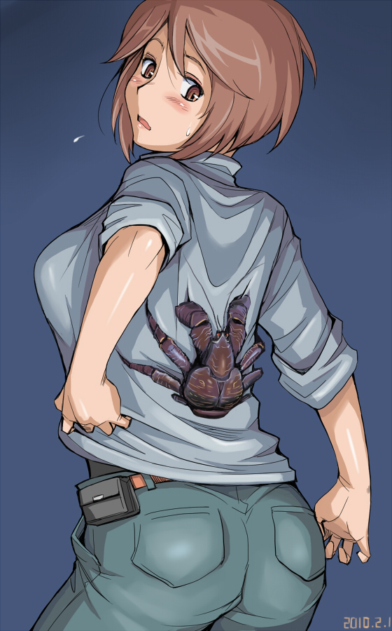 adult, ass, blush, brown_eyes, brown_hair, casual, coconut_crab, crab, crustacean, jeans, looking_back, rozen_maiden, rozenweapon, short_hair, sleeves_rolled_up, souseiseki, surprise, surprised