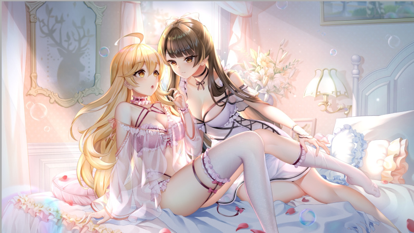 2girls, ahoge, arm_at_side, arm_support, arm_up, babydoll, bangs, bare_hips
