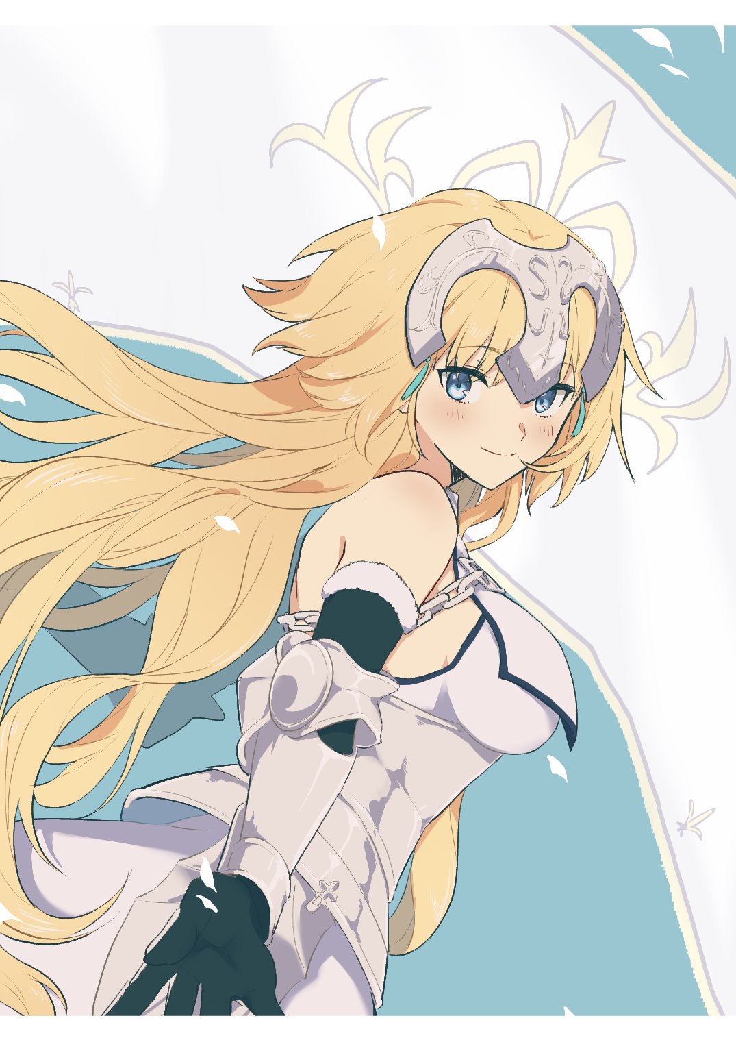 1girl, armor, armored_dress, bangs, bare_shoulders, black_gloves, blonde_hair, blue_eyes, breast_grab, chain, fate/apocrypha, fate/grand_order, fate_(series), flag, gloves, grabbing, headpiece, highres, kabutomushi_s, long_sleeves, looking_back, sleeveless, smile, solo