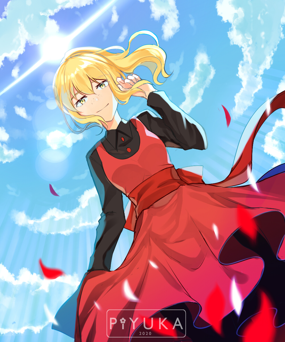 1girl, bangs, black_shirt, blonde_hair, blue_sky, closed_mouth, clouds, cloudy_sky