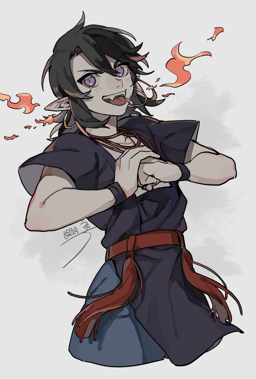 1boy, bangs, black_hair, black_shirt, clenched_hand, cowboy_shot, cropped_legs, dated