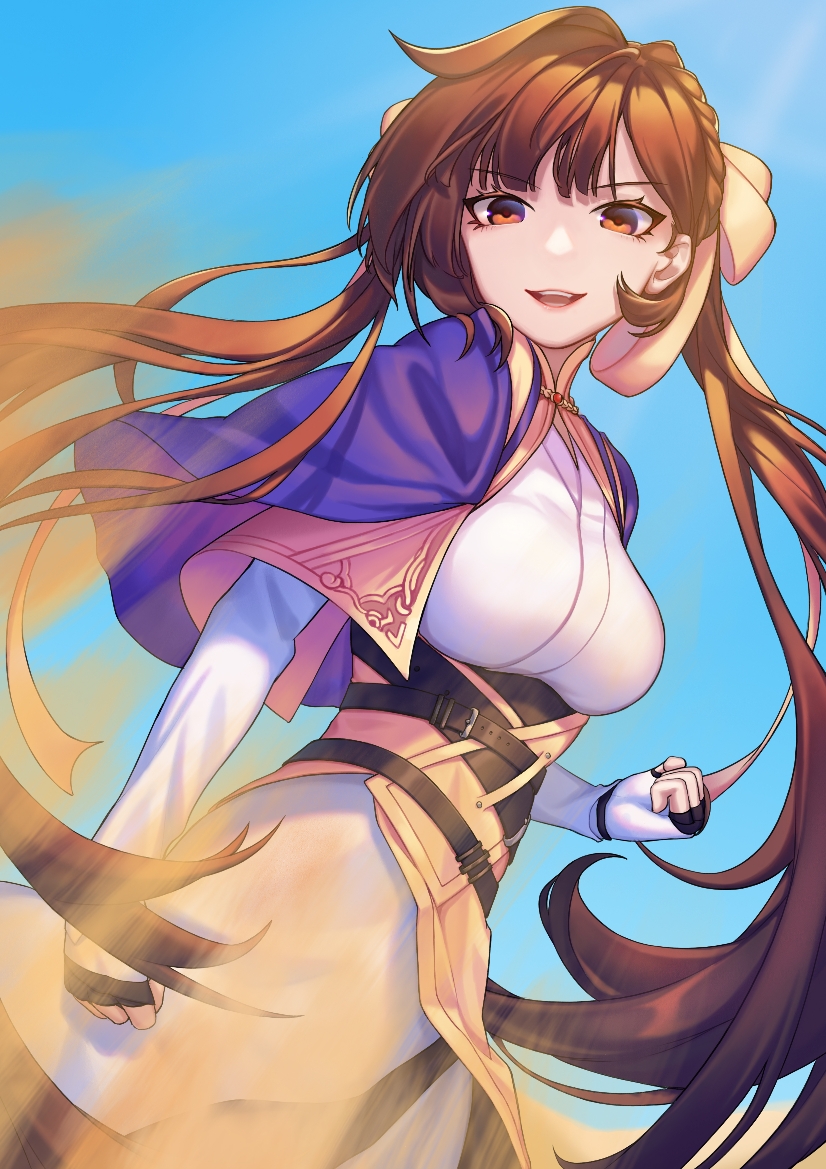 >:), 1girl, bai_lan_gen(1845106313), belt, breasts, brown_eyes, brown_hair, capelet