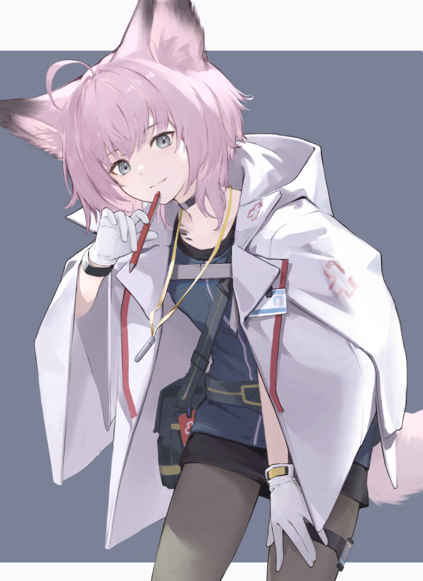 ahoge, aizawa_masaya, animal_ears, arknights, bag, bangs, black_choker, black_skirt, blue_eyes, blue_shirt, brown_legwear, choker, closed_mouth, eyebrows_visible_through_hair, fox_ears, fox_girl, fox_tail, gloves, grey_background, highres, holding, holding_pen, jacket, jacket_on_shoulders, leaning_forward, looking_at_viewer, miniskirt, open_clothes, open_jacket, oripathy_lesion_(arknights), outside_border, pantyhose, pen, pen_to_chin, pink_hair, shirt, short_hair, shoulder_bag, simple_background, skindentation, skirt, smile, sussurro_(arknights), tail, white_gloves, white_jacket, wristband