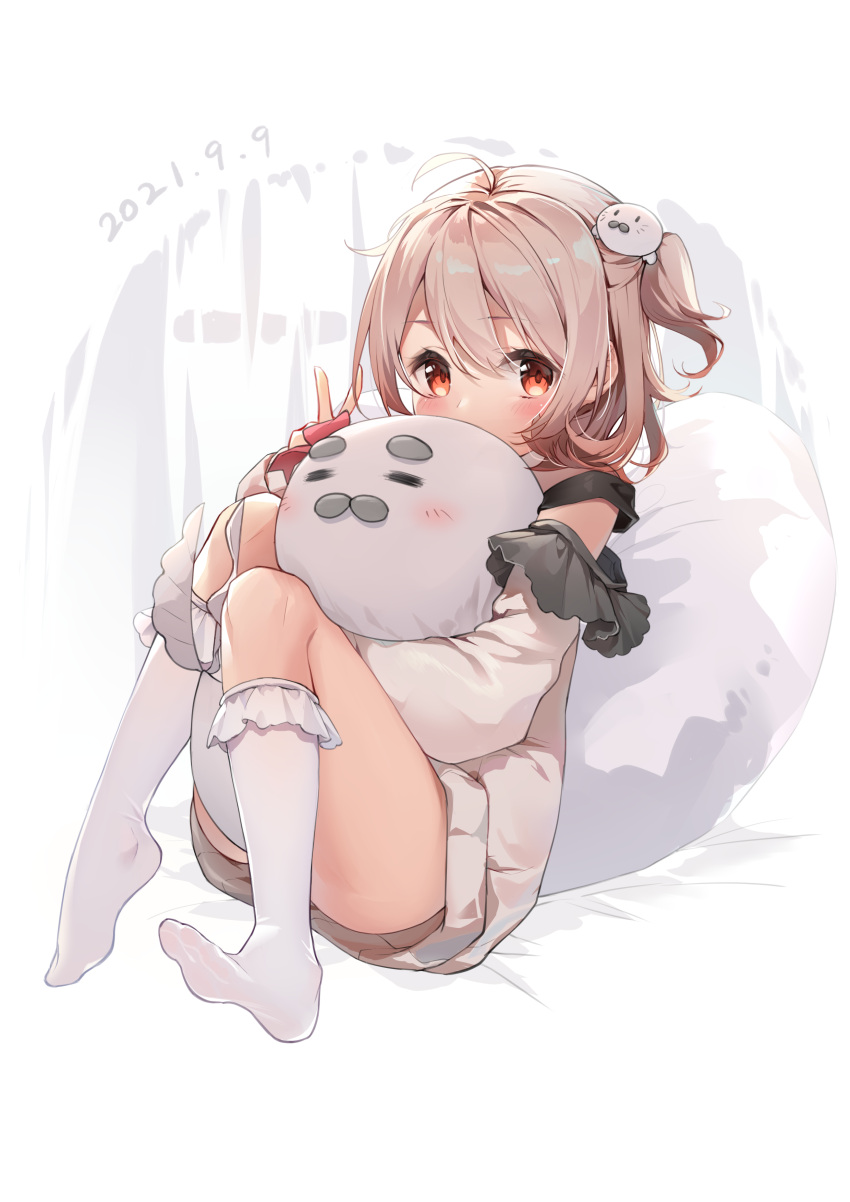 1girl, 767014338, absurdres, animal_hair_ornament, bangs, bed_sheet, blush, colored_tips