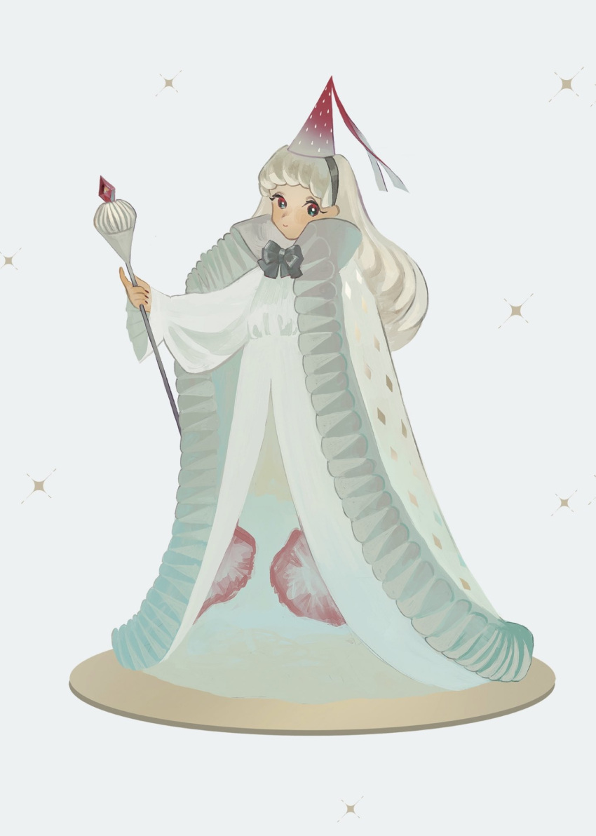 1girl, black_bow, black_eyes, black_hairband, black_neckwear, blush, bow, cake_dress, commentary, dress, food, full_body, hairband, highres, holding, holding_staff, long_hair, long_sleeves, looking_at_viewer, mu_mashu, original, puffy_long_sleeves, puffy_sleeves, red_headwear, smile, solo, staff, standing, strawberry_shortcake, symbol-only_commentary, white_background, white_dress, white_hair