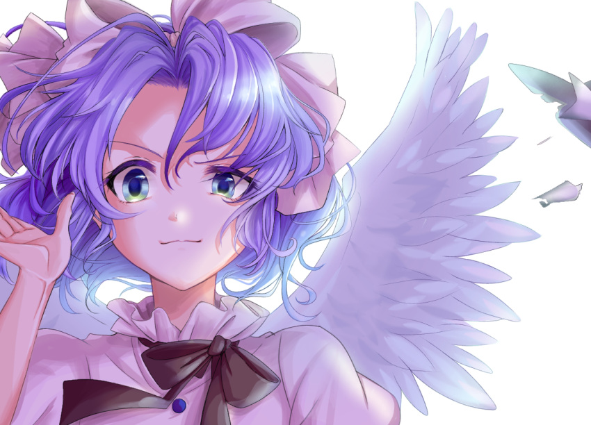 1girl, angel, angel_wings, bangs, black_bow, blue_eyes, blue_hair, bow, breasts, dress, feathered_wings, hair_ribbon, mystic_square, parted_bangs, ribbon, short_hair, simple_background, small_breasts, smirk, touhou, touhou_(pc-98), user_regk4543, white_background, white_dress, white_ribbon, white_wings, wings