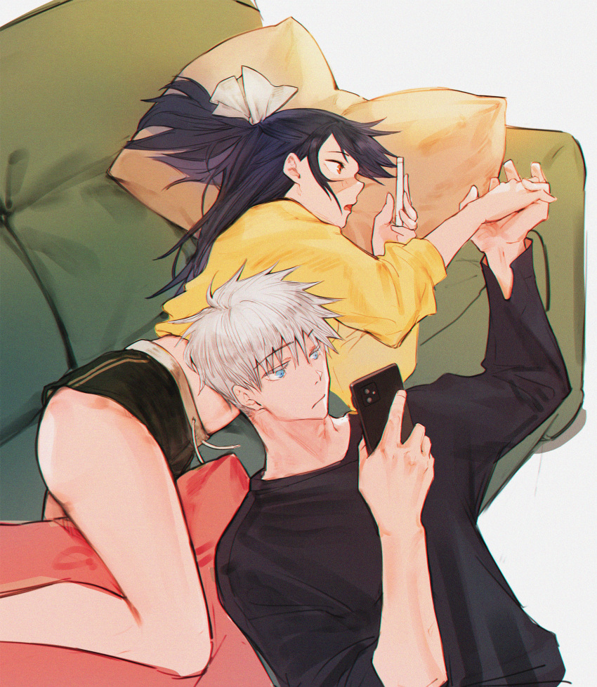 1boy, 1girl, bangs, black_hair, black_shirt, black_shorts, blue_eyes, bow