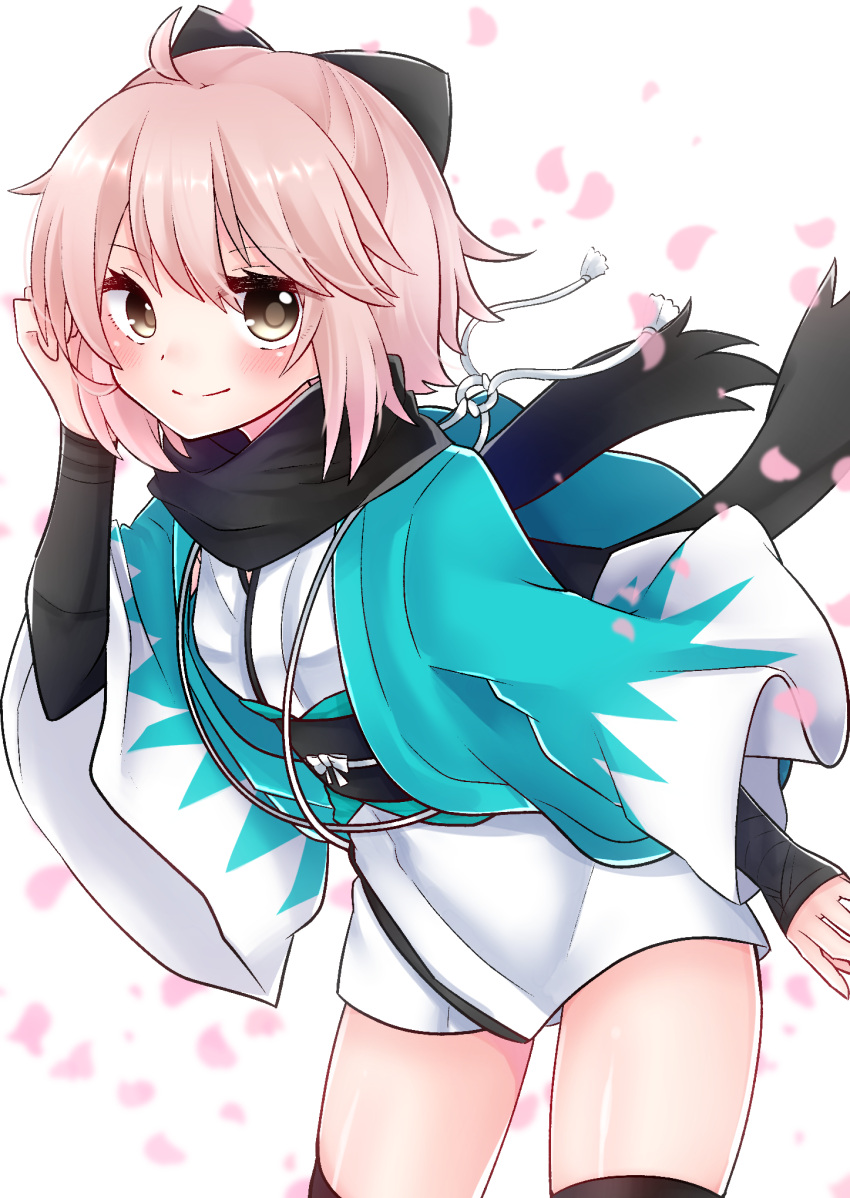 1girl, ahoge, bangs, black_bow, black_eyes, black_legwear, black_scarf, blonde_hair, bow, breasts, fate/grand_order, fate_(series), hair_between_eyes, hair_bow, highres, japanese_clothes, kimono, kinona, koha-ace, large_breasts, long_sleeves, looking_at_viewer, obi, okita_souji_(fate), okita_souji_(fate)_(all), okita_souji_(koha/ace), rmmr_neko21, sakura_saber, sash, scarf, short_kimono, smile, solo, thigh-highs, wide_sleeves