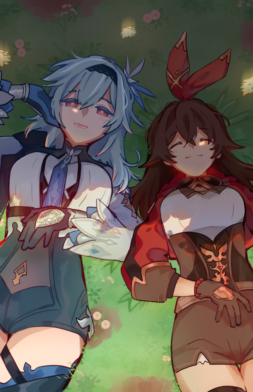 2girls, :d, ^_^, absurdres, amber_(genshin_impact), bangs, black_gloves, black_hairband