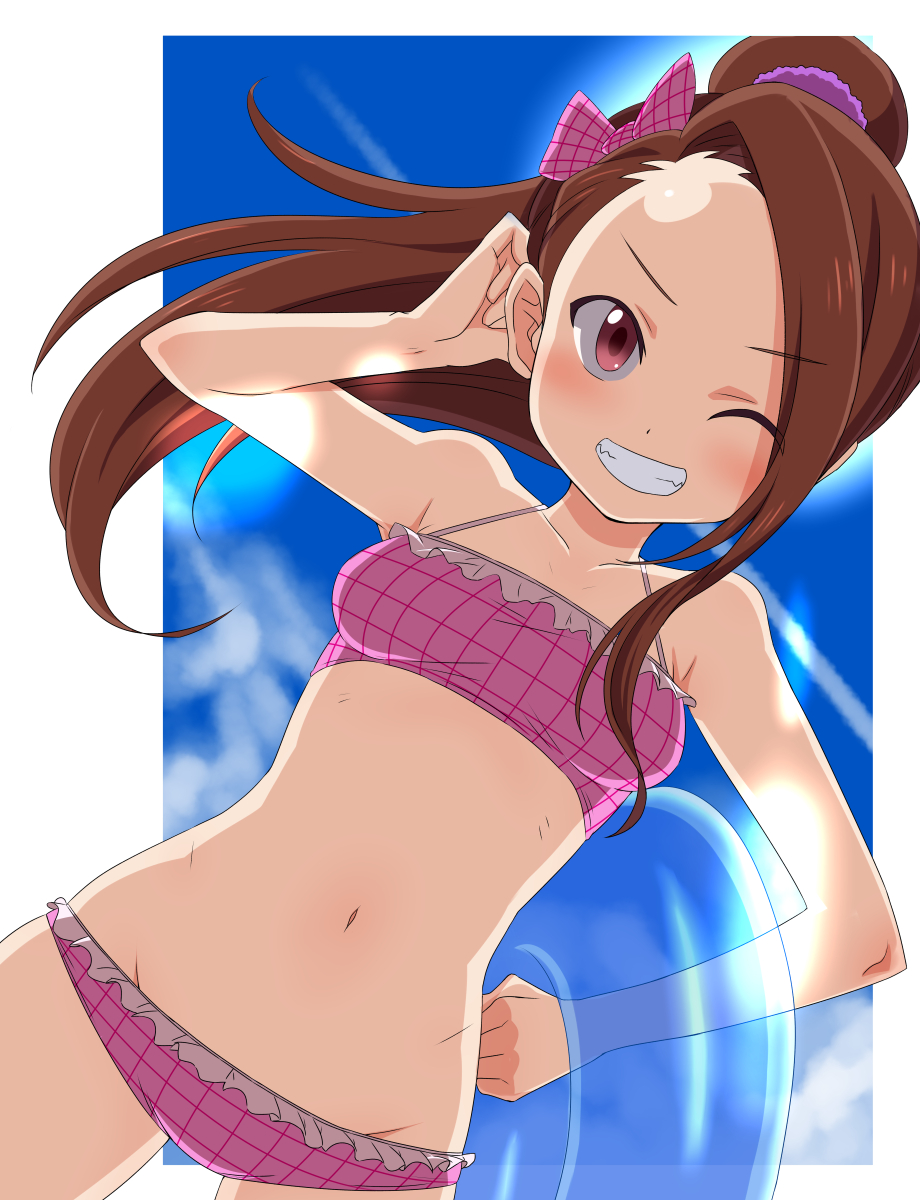 1girl, bikini, blue_sky, blush, bow, breasts, brown_hair, cowboy_shot, day, dutch_angle, grin, hair_bow, hair_tucking, hand_up, highres, holding, holding_innertube, idolmaster, idolmaster_(classic), innertube, konboi-eg, looking_at_viewer, minase_iori, navel, pink_bikini, pink_bow, ponytail, red_eyes, sky, small_breasts, smile, solo, swimsuit