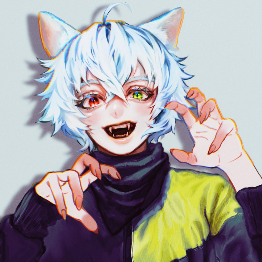 1boy, animal_ears, bangs, black_sweater, cat_boy, cat_ears, claw_pose, cowlick, crazy_raccoon, fangs, green_eyes, grey_background, hair_between_eyes, heterochromia, highres, looking_at_viewer, male_focus, open_hands, open_mouth, ras_(crazy_raccoon), red_eyes, silver_hair, smile, solo, sweater, turtleneck, turtleneck_sweater, volonta