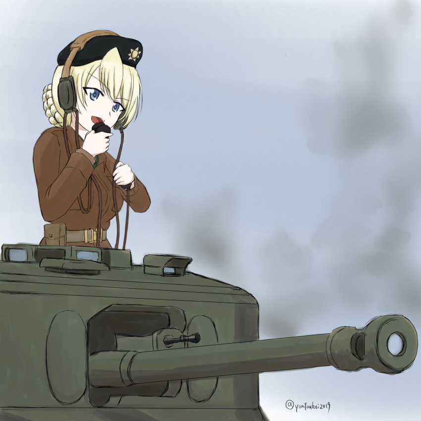 1girl, bangs, belt, beret, black_headwear, blonde_hair, blue_eyes, blue_sky