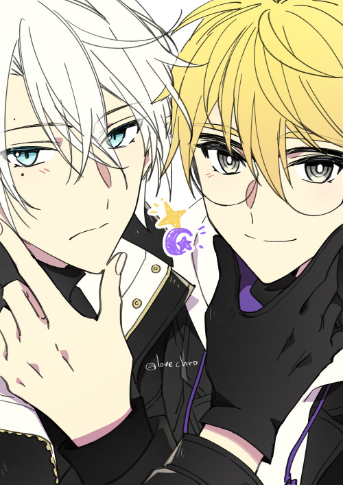2boys, blonde_hair, blue_eyes, elf, glasses, gloves, grey_eyes, johan_talede