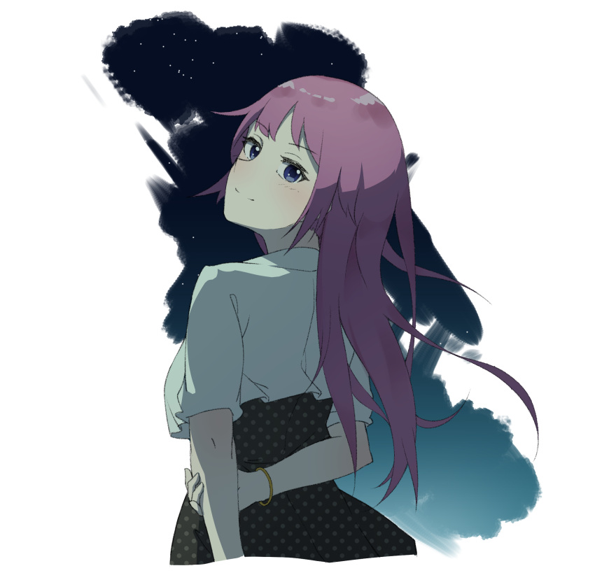 1girl, arm_behind_back, bakemonogatari, bangs, blue_eyes, blush, bracelet, brush_stroke, commentary_request, crop_top, dress, eyebrows_visible_through_hair, eyelashes, head_tilt, highres, jewelry, long_hair, looking_at_viewer, looking_back, monogatari_(series), night, night_sky, print_dress, purple_hair, senjougahara_hitagi, shiny, shiny_hair, short_sleeves, sidelocks, sky, smile, solo, upper_body, yuyu_guantou_(marky)