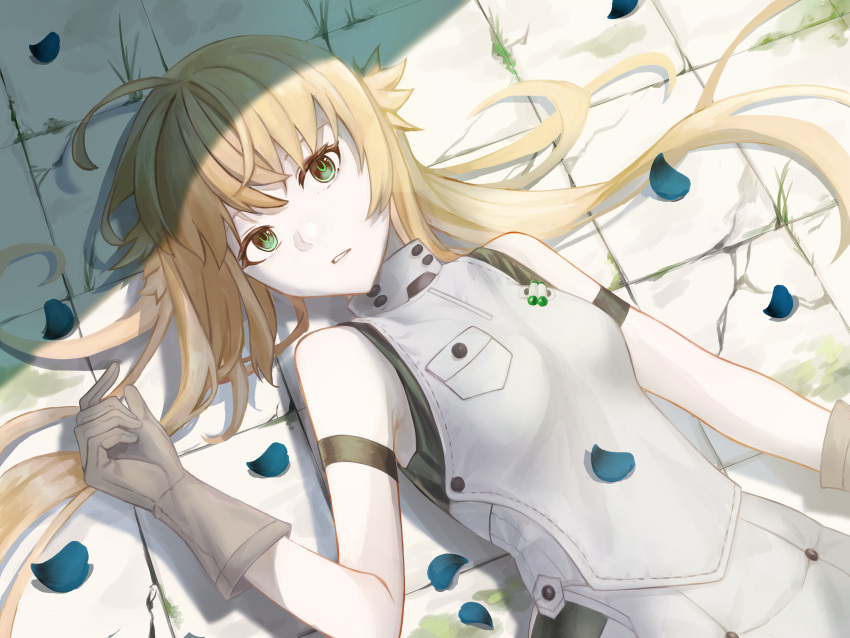 1girl, absurdres, ahoge, arm_strap, artoria_pendragon_(caster)_(fate), artoria_pendragon_(fate), bangs, blonde_hair