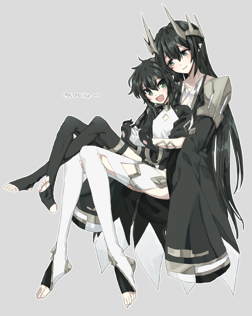 2boys, androgynous, bishounen, black_hair, blue_eyes, bob_cut, crown, cuddling