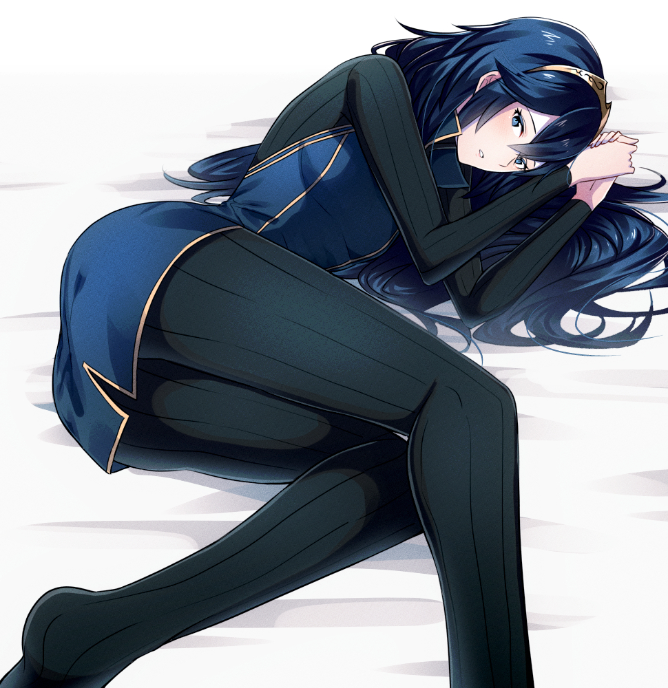1girl, ameno_(a_meno0), ass, bangs, bed_sheet, black_legwear, black_shirt, blue_eyes