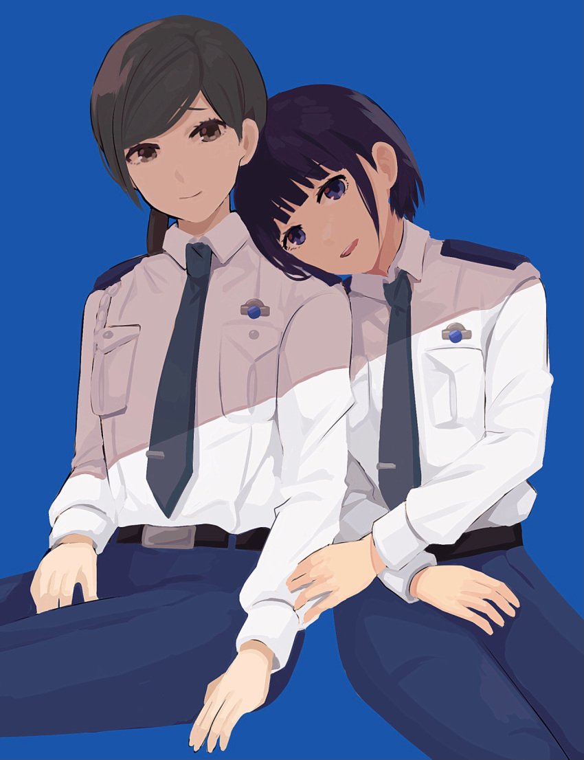 2girls, badge, belt, black_hair, blue_background, brown_eyes, brown_hair, fuji_seiko