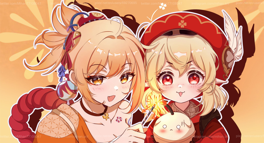 2girls, :d, ahoge, arm_tattoo, bangs, brown_gloves, brown_scarf, cabbie_hat