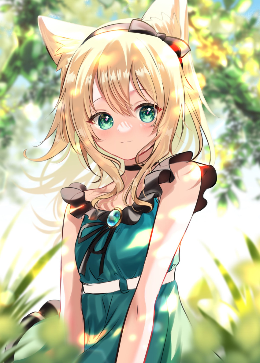 1girl, animal_ear_fluff, animal_ears, arknights, bangs, bare_arms, bare_shoulders, black_bow, black_hairband, blonde_hair, blurry, blurry_background, blurry_foreground, bow, closed_mouth, commentary_request, day, depth_of_field, dog_ears, dress, eyebrows_visible_through_hair, green_dress, green_eyes, hair_between_eyes, hair_bow, hairband, highres, looking_at_viewer, onasu_(nasubinari), outdoors, podenco_(arknights), podenco_(wake_up_from_a_nap)_(arknights), sleeveless, sleeveless_dress, smile, solo