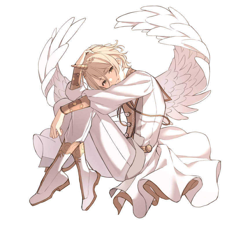1boy, absurdres, angel_wings, ankle_boots, blonde_hair, boots, chain, commentary_request, ensemble_stars!, feathered_wings, full_body, gold_trim, green_eyes, hair_between_eyes, hand_on_own_head, highres, horns, hugging_own_legs, jacket, knees_up, looking_at_viewer, lq_saku, male_focus, pants, shiratori_aira_(ensemble_stars!), short_hair, simple_background, single_horn, smile, solo, white_background, white_footwear, white_jacket, white_pants, white_theme, white_wings, wings