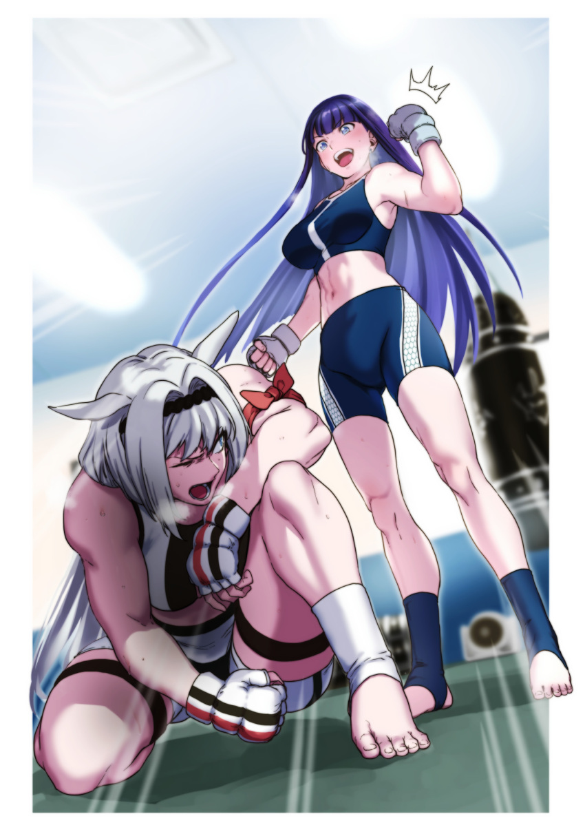 2girls, abs, aoba_(smartbeat), bike_shorts, black_shorts, black_sports_bra, blue_eyes, breasts