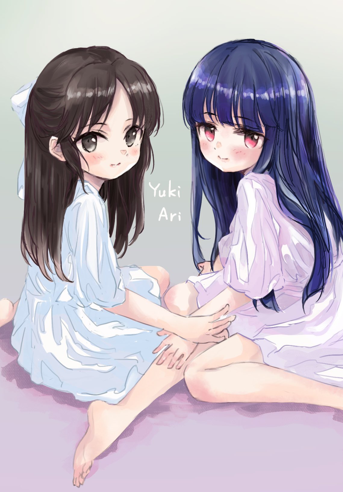 2girls, bangs, blue_hair, blunt_bangs, blush, bow, brown_eyes, brown_hair, grey_background, hair_bow, highres, idolmaster, idolmaster_cinderella_girls, long_hair, multiple_girls, nightgown, red_eyes, sajo_yukimi, shin_fuj, sitting, tachibana_arisu, wariza
