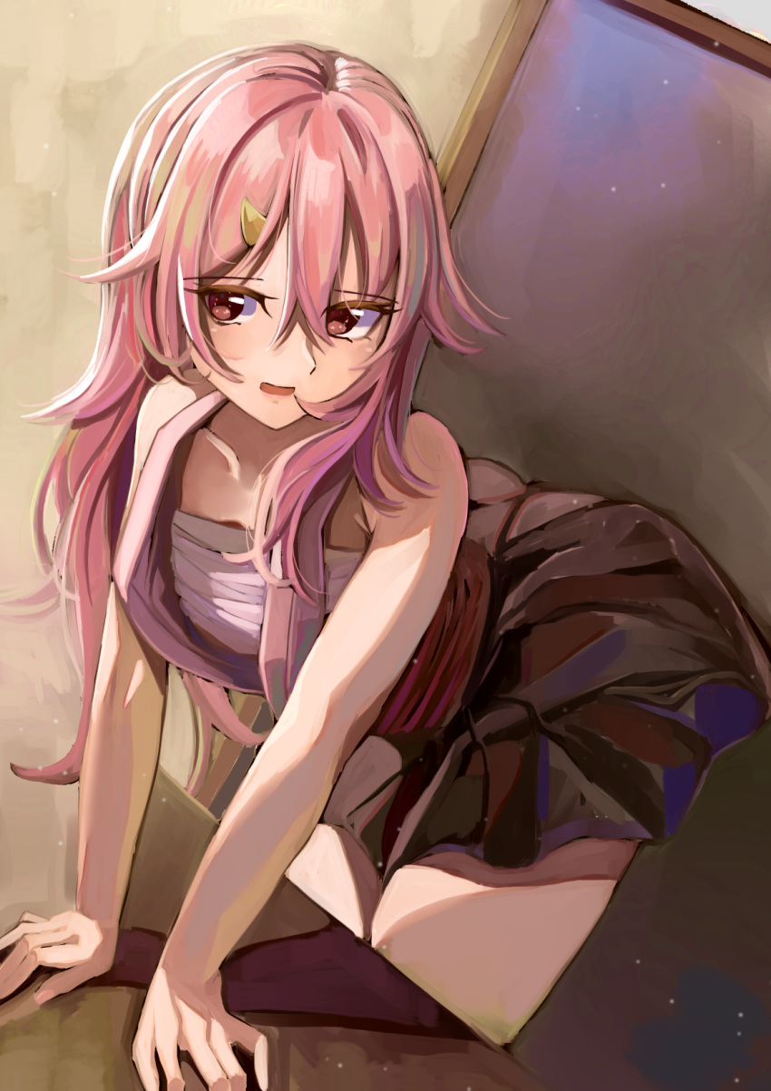 bangs, benisumomo, bent_over, chest_sarashi, grey_skirt, hair_ornament, hairclip, harikonoma