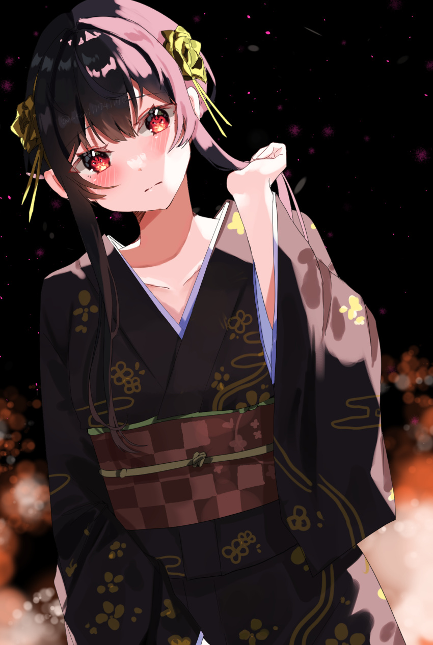 1girl, bangs, black_background, black_hair, black_kimono, blush, closed_mouth, flower, hair_flower, hair_ornament, hand_in_own_hair, highres, japanese_clothes, kimono, lei_(knfz7274), looking_at_viewer, red_eyes, sidelocks, simple_background, solo, spy_x_family, wide_sleeves, yor_briar