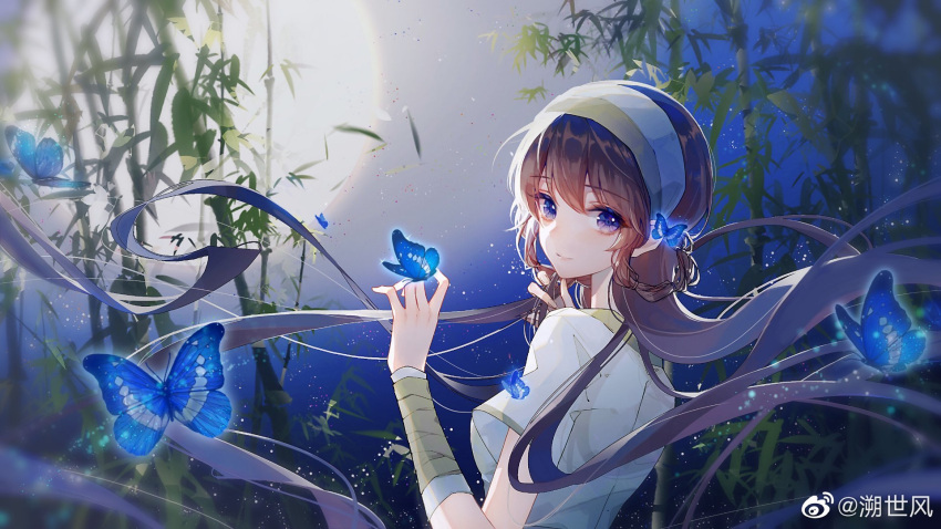 1girl, brown_hair, bug, butterfly, chinese_clothes, duanmu_rong_(qin_shi_ming_yue), glowing_butterfly, hairband