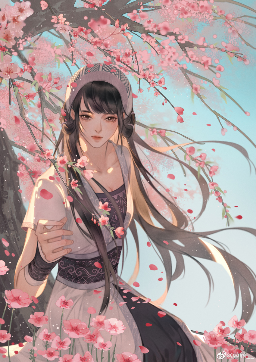 1girl, absurdres, blue_sky, branch, brown_hair, chinese_clothes, duanmu_rong_(qin_shi_ming_yue), flower, hairband, highres, looking_down, outstretched_hand, petals, qin_shi_ming_yue, rongyan, sky, solo, tree, upper_body