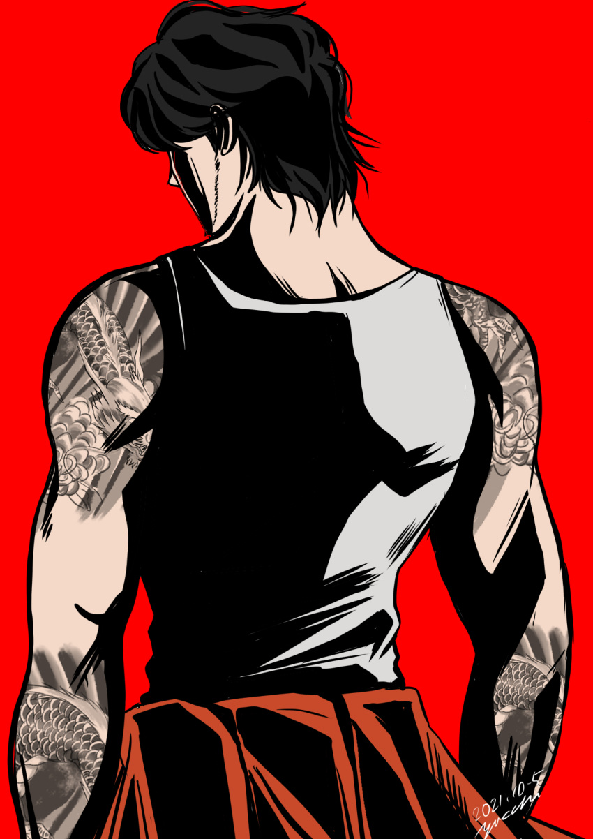 1boy, arm_tattoo, artist_name, black_hair, dated, facial_hair, from_behind, highres, lee_eun-tae, lookism, male_focus, red_background, shirt, short_hair, simple_background, sleeveless, solo, stubble, tattoo, white_shirt, yucchi_(apple-panda)