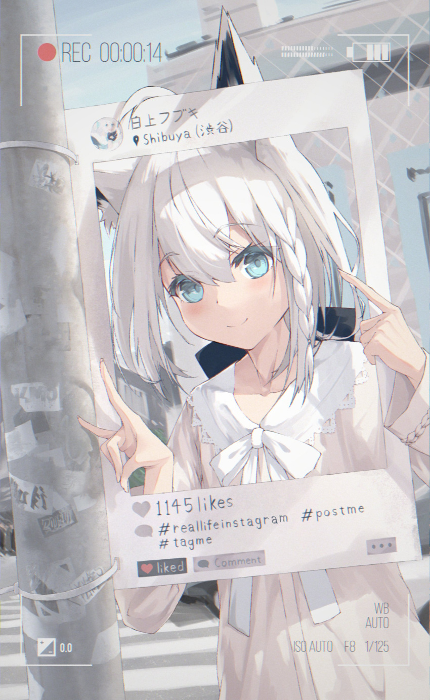 1girl, absurdres, ahoge, animal_ear_fluff, animal_ears, bangs, battery_indicator, black_bow