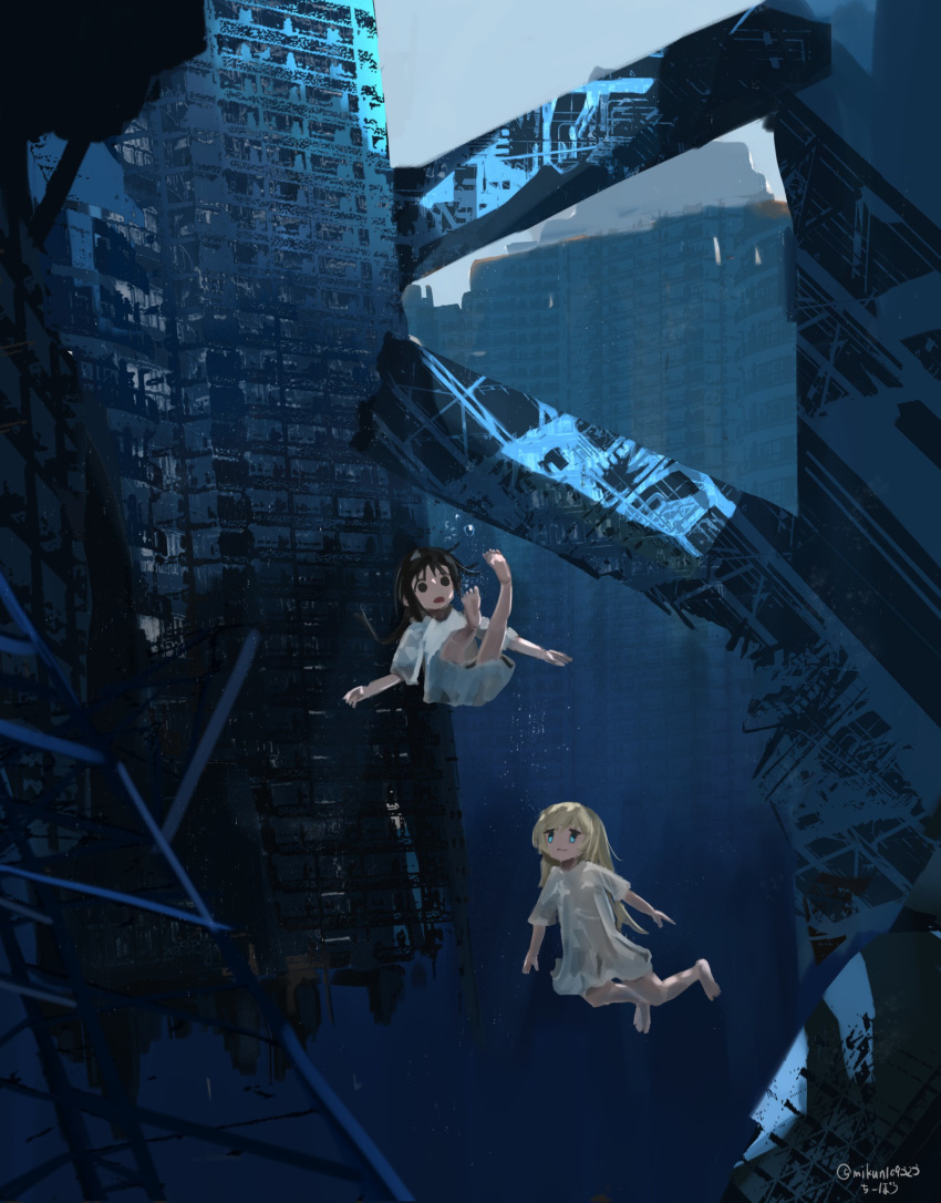 2girls, black_eyes, black_hair, blonde_hair, blue_eyes, building, chito_(shoujo_shuumatsu_ryokou), city