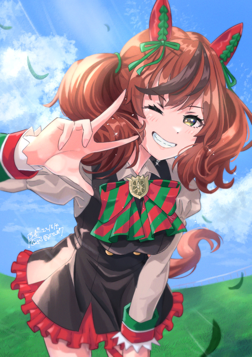1girl, animal_ears, blush, brown_eyes, clouds, commentary_request, grass, hampem7, highres, horse_ears, horse_girl, horse_tail, looking_at_viewer, medium_hair, nice_nature_(umamusume), one_eye_closed, redhead, sky, solo, sweat, tail, umamusume, v