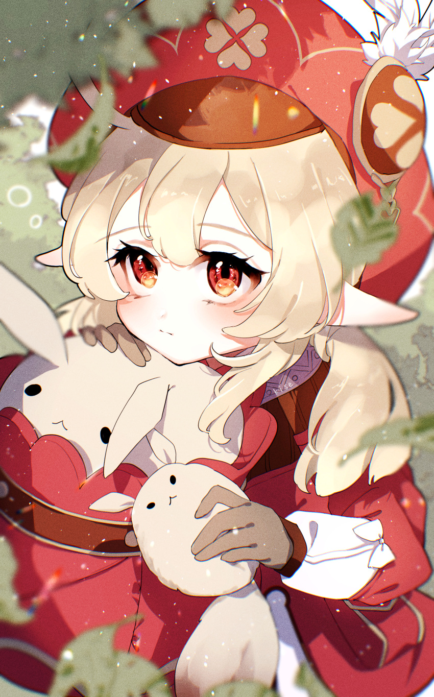 1girl, absurdres, ahoge, bangs, blurry, brown_gloves, brown_scarf, cabbie_hat