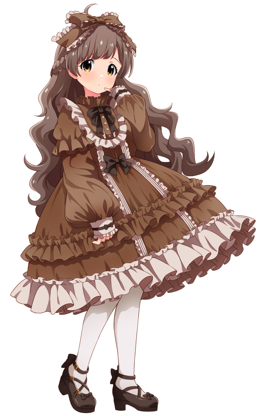 1girl, ahoge, bangs, black_bow, boots, bow, brown_bow, brown_dress, brown_footwear, brown_hair, collar, dot_mouth, dress, finger_to_mouth, frilled_bow, frilled_collar, frilled_dress, frills, goma_konbu, hair_bow, hair_ornament, hakozaki_serika, hand_up, high_heel_boots, high_heels, highres, idolmaster, idolmaster_million_live!, long_hair, long_sleeves, looking_at_viewer, necktie, orange_eyes, platform_footwear, platform_heels, puffy_sleeves, simple_background, solo, thigh-highs, wavy_hair, white_background, white_thighhighs