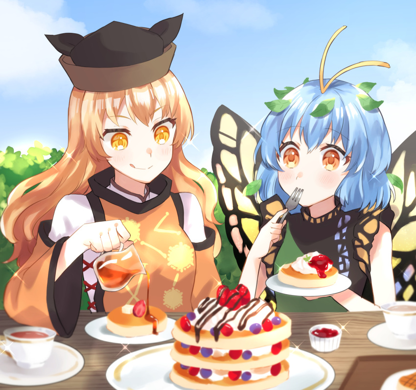 2girls, antennae, aqua_hair, black_headwear, black_tea, blonde_hair, blush, butterfly_wings