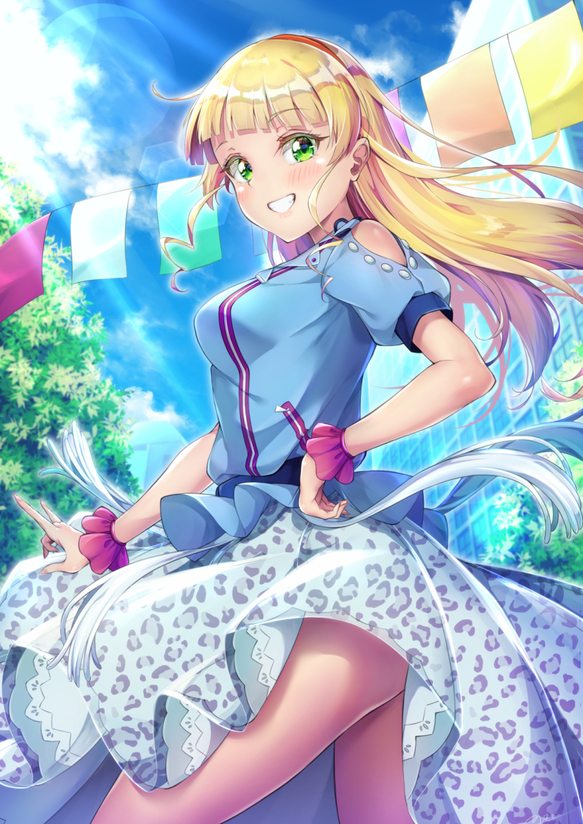 1girl, bangs, blonde_hair, blue_shirt, blue_sky, blunt_bangs, blush, breasts