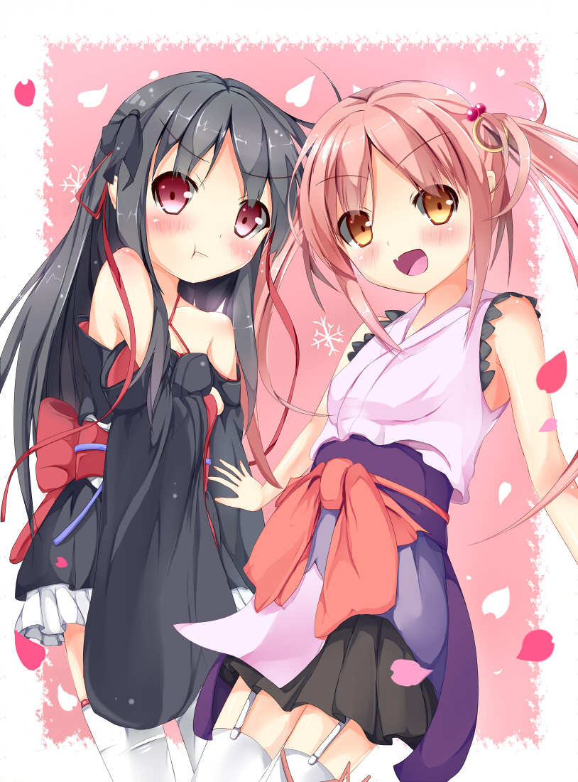 2girls, black_hair, black_kimono, japanese_clothes, kimono, kimono_skirt, komurasaki, machine-doll_wa_kizutsukanai