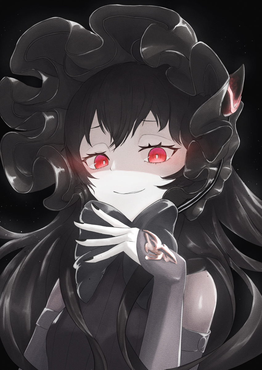 1girl, abyssal_ship, black_hair, black_nails, bonnet, colored_skin, gothic_lolita, highres, horns, isolated_island_oni, kantai_collection, lolita_fashion, red_eyes, smile, solo, upper_body, white_skin, yuki_4040