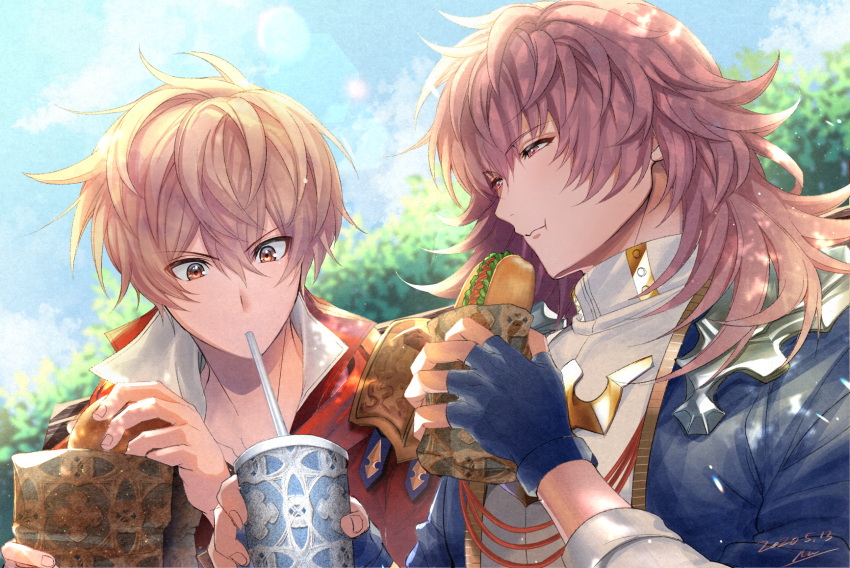 2boys, albert_(shingeki_no_bahamut), bangs, blonde_hair, blue_gloves, blue_jacket, brown_eyes, brown_hair, burger, cup, day, disposable_cup, drinking_straw, eating, fingerless_gloves, food, gloves, granblue_fantasy, high_collar, highres, holding, holding_cup, holding_food, jacket, long_hair, male_focus, multiple_boys, nuu_(liebe_sk), open_clothes, open_jacket, outdoors, red_eyes, shared_food, shirt, short_hair, upper_body, white_shirt, yurius_(shingeki_no_bahamut)