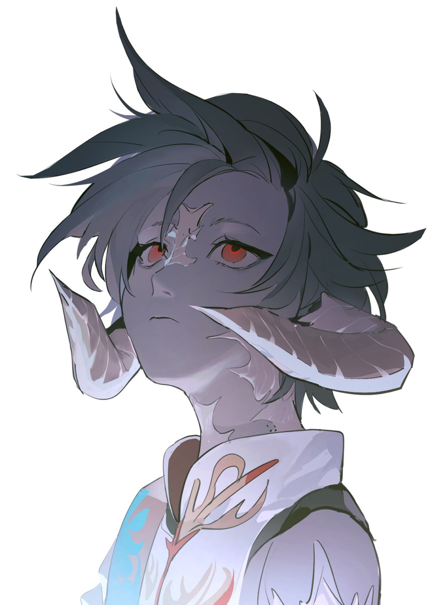 1boy, au_ra, black_hair, collared_shirt, commentary, dragon_horns, expressionless, feishui_chizi, final_fantasy, final_fantasy_xiv, from_side, high_collar, highres, horns, looking_up, male_focus, portrait, red_eyes, scales, shirt, short_hair, simple_background, solo, symbol-only_commentary, varshahn, white_background, white_shirt