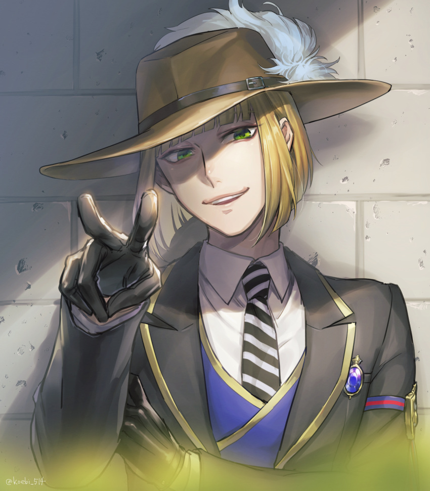 artist_name, bangs, black_gloves, black_suit, blonde_hair, blue_gemstone, brown_headwear, formal, gem, gloves, gold_trim, green_eyes, hand_up, hat_feather, highres, hnkn_ida, light_smile, looking_at_viewer, medium_hair, necktie, rook_hunt, striped_necktie, suit, twisted_wonderland, upper_body, v, vest, wall
