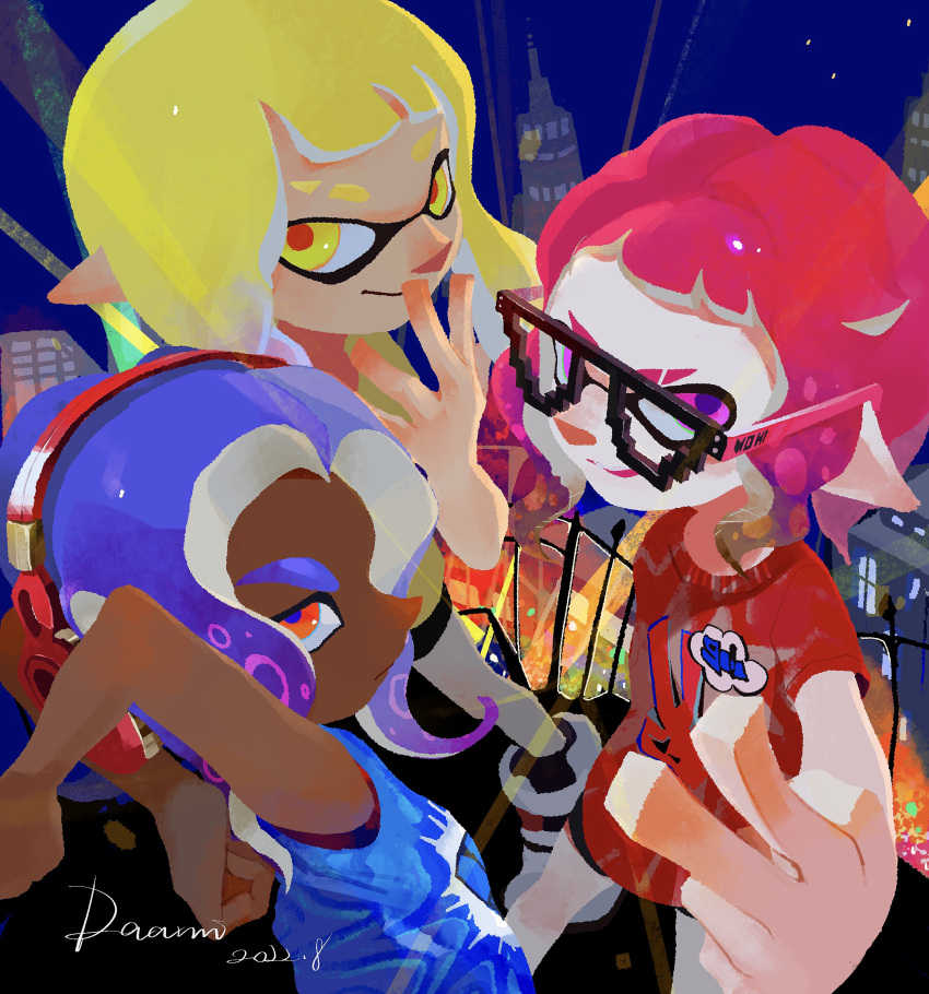 1boy, 2022, 2girls, arms_up, artist_name, black_shorts, blonde_hair, blue_hair, blue_pupils, blue_shirt, building, clenched_hand, closed_mouth, daami_(daami2000), dark-skinned_male, dark_skin, eyebrow_cut, glasses, hand_up, headphones, highres, inkling, inkling_girl, long_hair, multiple_girls, octoling, octoling_boy, open_mouth, orange_eyes, orange_pupils, pink_eyes, pink_hair, pointy_ears, purple_pupils, red_shirt, rock_paper_scissors, shirt, short_hair, short_sleeves, shorts, skyscraper, smile, splatoon_(series), splatoon_3, suction_cups, t-shirt, teeth, tentacle_hair, v, v-shaped_eyebrows, yellow_eyes, yellow_shirt