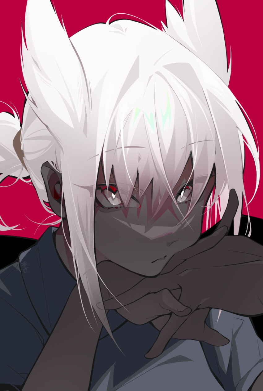 1boy, bai_xiao, bishounen, crossed_arms, dark-skinned_male, dark_skin, grey_eyes, grey_hair
