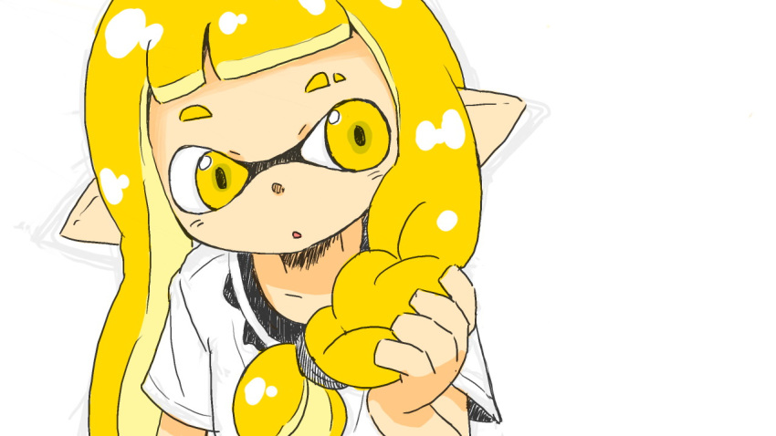 1girl, asymmetrical_hair, blonde_hair, braid, eyebrow_cut, holding, holding_hair, ikaheigen, inkling, inkling_girl, long_hair, open_mouth, pointy_ears, shirt, short_sleeves, simple_background, solo, splatoon_(series), splatoon_3, tentacle_hair, torn_clothes, torn_shirt, upper_body, white_background, white_shirt, yellow_eyes